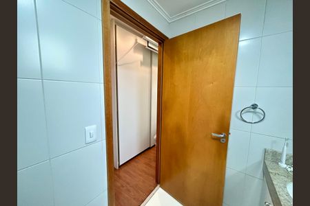 Apartamento à venda com 96m², 2 quartos e 2 vagasBanheiro da Suíte