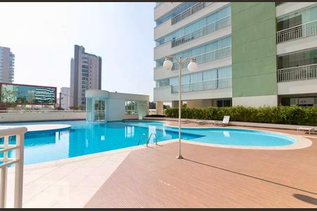 Apartamento à venda com 96m², 2 quartos e 2 vagasÁrea comum - Piscina