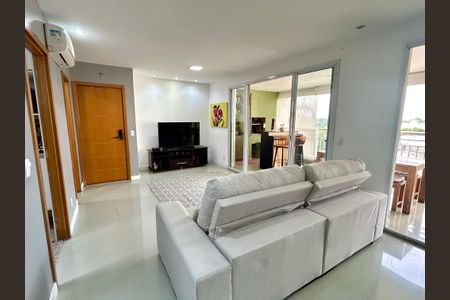 Apartamento à venda com 96m², 2 quartos e 2 vagasSala