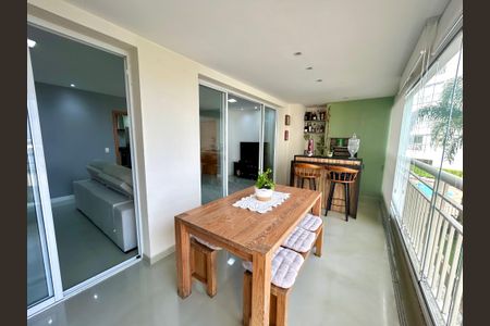 Apartamento à venda com 96m², 2 quartos e 2 vagasVaranda da Sala