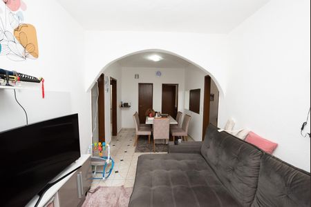 Casa à venda com 8 quartos, 340m² em Regina, Contagem