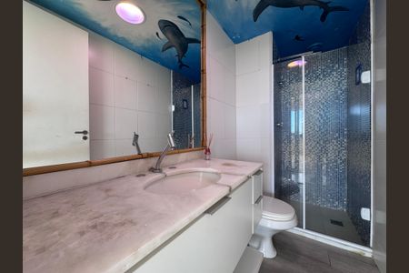 Apartamento para alugar com 250m², 4 quartos e 2 vagasBanheiro Social (segundo andar)