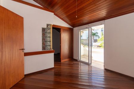Casa à venda com 234m², 4 quartos e 2 vagasQuarto 3 - Suíte