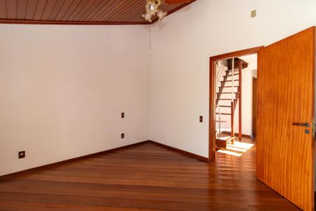 Casa à venda com 234m², 4 quartos e 2 vagasQuarto 3 - Suíte