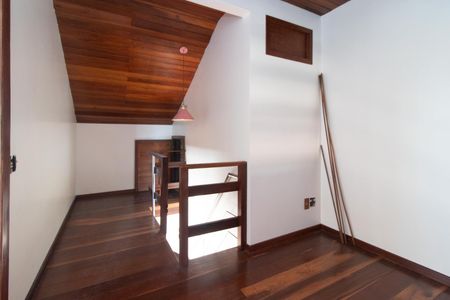 Casa à venda com 234m², 4 quartos e 2 vagasQuarto 4