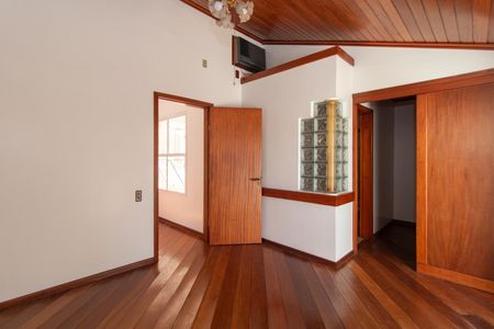 Casa à venda com 234m², 4 quartos e 2 vagasQuarto 3 - Suíte
