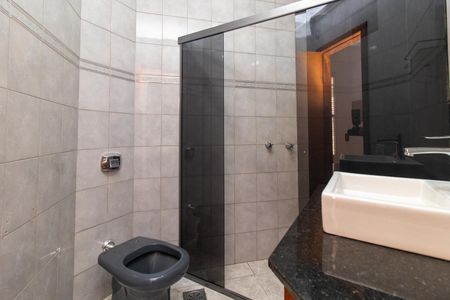 Casa à venda com 234m², 4 quartos e 2 vagasBanheiro Social