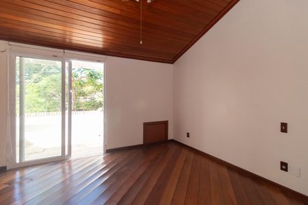 Casa à venda com 234m², 4 quartos e 2 vagasQuarto 3 - Suíte