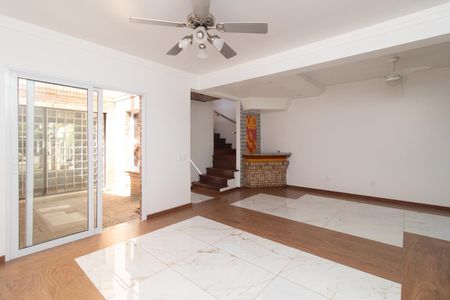 Sala de casa à venda com 4 quartos, 234m² em Tristeza, Porto Alegre