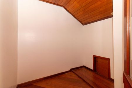 Casa à venda com 234m², 4 quartos e 2 vagasQuarto 3 - Suíte