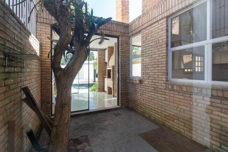  Quintal de casa à venda com 4 quartos, 234m² em Tristeza, Porto Alegre