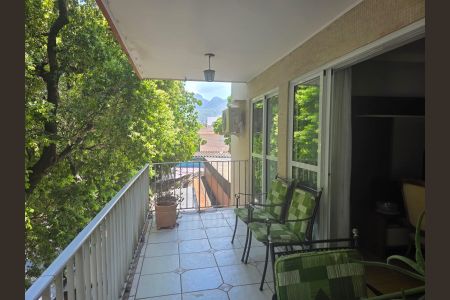 Apartamento à venda com 72m², 2 quartos e 1 vagaVaranda