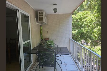 Apartamento à venda com 72m², 2 quartos e 1 vagaVaranda