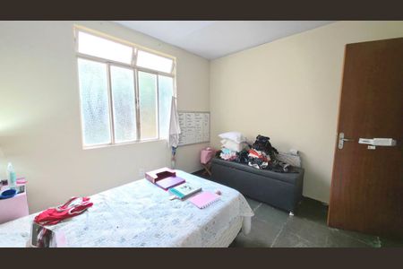Casa de condomínio à venda com 244m², 3 quartos e 4 vagas