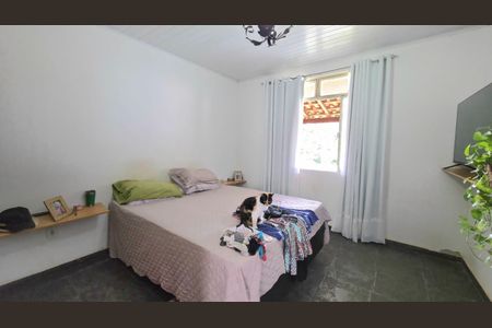 Casa de condomínio à venda com 244m², 3 quartos e 4 vagas