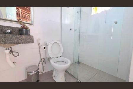 Casa de condomínio à venda com 244m², 3 quartos e 4 vagas