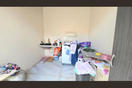 Casa de condomínio à venda com 244m², 3 quartos e 4 vagas