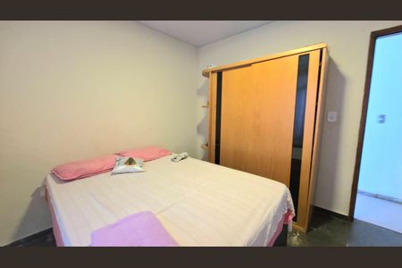 Casa de condomínio à venda com 244m², 3 quartos e 4 vagas