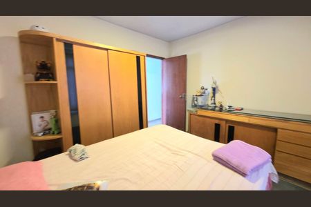 Casa de condomínio à venda com 244m², 3 quartos e 4 vagas