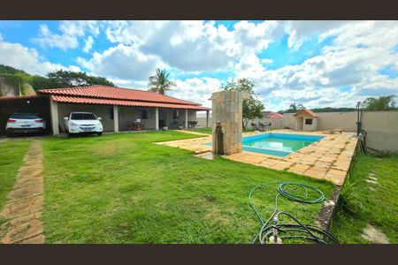 Casa de condomínio à venda com 244m², 3 quartos e 4 vagas