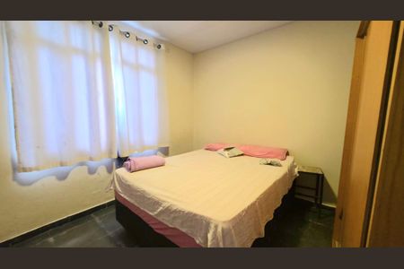 Casa de condomínio à venda com 244m², 3 quartos e 4 vagas