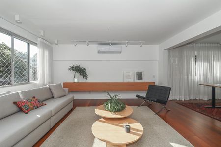 Apartamento para alugar com 330m², 3 quartos e 2 vagasSala