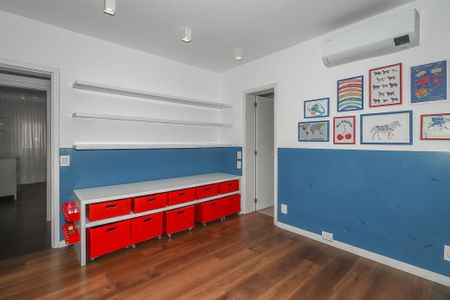 Apartamento para alugar com 330m², 3 quartos e 2 vagasQuarto 3 - Suíte