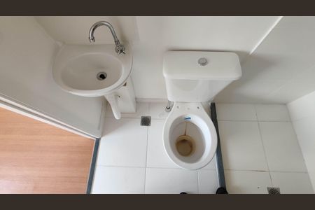 Banheiro de apartamento para alugar com 2 quartos, 16m² em Itaquera, São Paulo