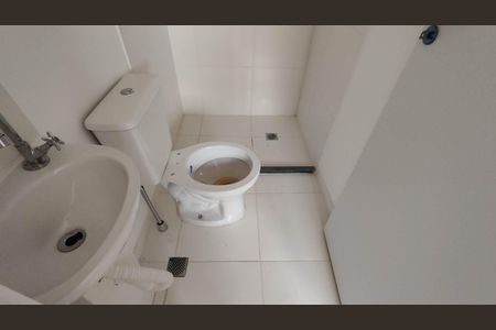 Banheiro de apartamento para alugar com 2 quartos, 16m² em Itaquera, São Paulo