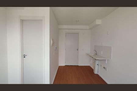 Sala / Quarto / Cozinha e área de apartamento para alugar com 2 quartos, 16m² em Itaquera, São Paulo