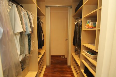 Apartamento à venda com 113m², 3 quartos e 2 vagasCloset da Suíte