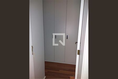 Apartamento para alugar com 216m², 3 quartos e 3 vagas Apartamento para alugar com 216m², 3 quartos e 3 vagasQuarto