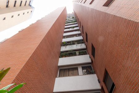 Apartamento para alugar com 216m², 3 quartos e 3 vagas Apartamento para alugar com 216m², 3 quartos e 3 vagasFachada