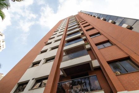Apartamento para alugar com 216m², 3 quartos e 3 vagas Apartamento para alugar com 216m², 3 quartos e 3 vagasFachada