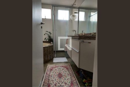 Apartamento para alugar com 216m², 3 quartos e 3 vagas Apartamento para alugar com 216m², 3 quartos e 3 vagasBanheiro