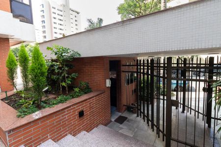 Apartamento para alugar com 216m², 3 quartos e 3 vagas Apartamento para alugar com 216m², 3 quartos e 3 vagasPortaria