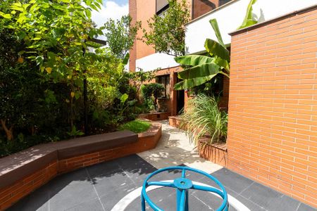 Apartamento para alugar com 216m², 3 quartos e 3 vagas Apartamento para alugar com 216m², 3 quartos e 3 vagasÁrea comum - Playground