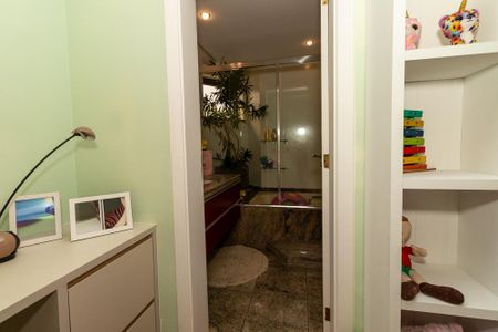 Apartamento para alugar com 216m², 3 quartos e 3 vagas Apartamento para alugar com 216m², 3 quartos e 3 vagasSuíte 1