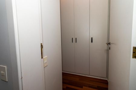 Apartamento para alugar com 216m², 3 quartos e 3 vagas Apartamento para alugar com 216m², 3 quartos e 3 vagasCloset da Suíte 3