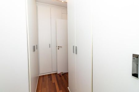 Apartamento para alugar com 216m², 3 quartos e 3 vagas Apartamento para alugar com 216m², 3 quartos e 3 vagasCloset da Suíte 3