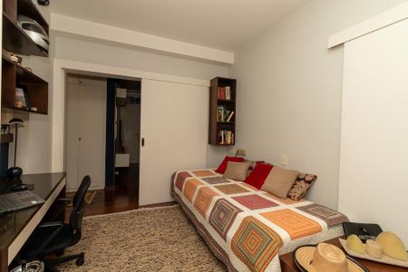 Apartamento para alugar com 216m², 3 quartos e 3 vagas Apartamento para alugar com 216m², 3 quartos e 3 vagasSuíte 2
