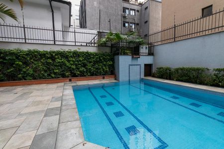 Apartamento para alugar com 216m², 3 quartos e 3 vagas Apartamento para alugar com 216m², 3 quartos e 3 vagasÁrea comum - Piscina