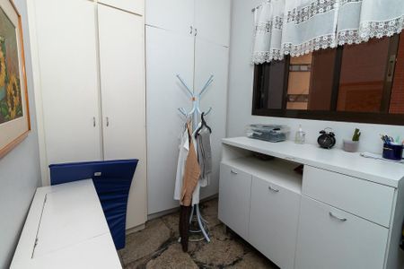 Apartamento para alugar com 216m², 3 quartos e 3 vagas Apartamento para alugar com 216m², 3 quartos e 3 vagasQuarto de Serviço