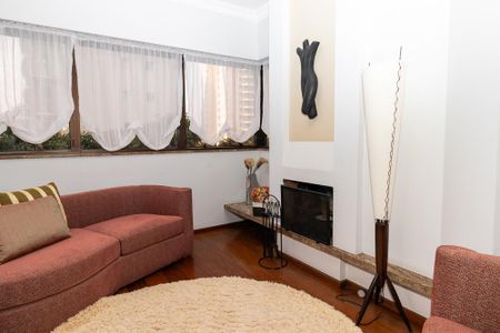 Apartamento para alugar com 216m², 3 quartos e 3 vagas Apartamento para alugar com 216m², 3 quartos e 3 vagasSala