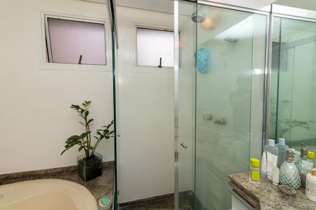 Apartamento para alugar com 216m², 3 quartos e 3 vagas Apartamento para alugar com 216m², 3 quartos e 3 vagasBanheiro da Suíte 3
