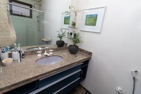 Apartamento para alugar com 216m², 3 quartos e 3 vagas Apartamento para alugar com 216m², 3 quartos e 3 vagasBanheiro da Suíte 2