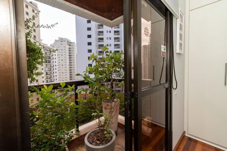 Apartamento para alugar com 216m², 3 quartos e 3 vagas Apartamento para alugar com 216m², 3 quartos e 3 vagasSacada da Suíte 2