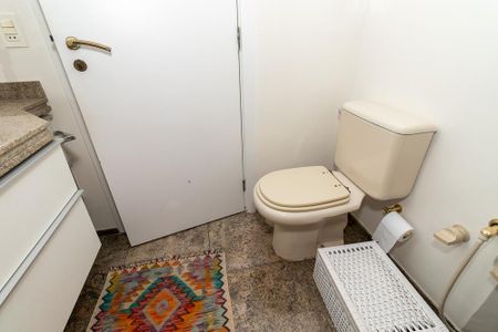 Apartamento para alugar com 216m², 3 quartos e 3 vagas Apartamento para alugar com 216m², 3 quartos e 3 vagasBanheiro da Suíte 3