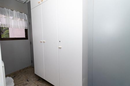 Apartamento para alugar com 216m², 3 quartos e 3 vagas Apartamento para alugar com 216m², 3 quartos e 3 vagasÁrea de Serviço