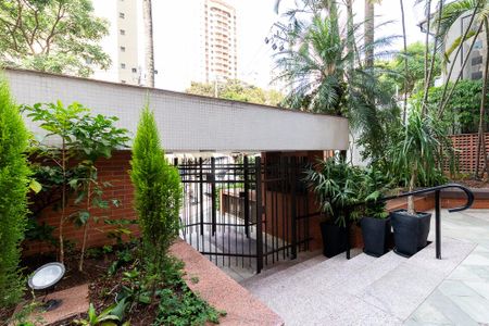 Apartamento para alugar com 216m², 3 quartos e 3 vagas Apartamento para alugar com 216m², 3 quartos e 3 vagasPortaria